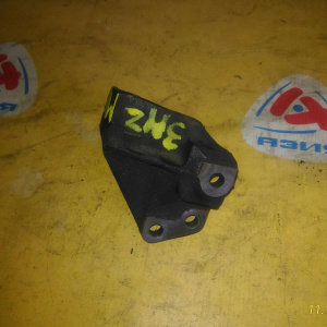 Крепление подушки ДВС Toyota 3MZ Harrier/Kluger V MHU28/MHU38/MHU48 низ перед, прав н