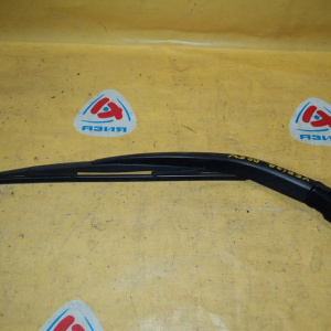 Держатель дворника Mazda Verisa DC5W R