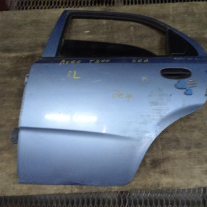 Дверь боковая Chevrolet Aveo T200 '2002-2008 зад, лев Daewoo Kalos Седан, в сборе (ржавчина) 96585401