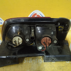 Стоп SsangYong Kyron DJ/D100 '2005-2007 R (скол на стекле, дефетк крепления)