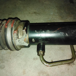 Рулевая рейка Audi B5/8D2/3B3 A4 LHD (дефект, сломано крепление справа)