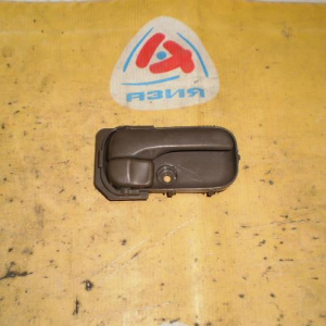 Ручка двери внутренняя Nissan Cefiro A32 R внутренняя