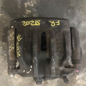 Суппорт Toyota ST202/ST205/ST206/ST215 3S-GE перед, прав 47730-21010 (40T28 )2 поршня Caldina
