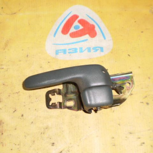 Ручка двери внутренняя Toyota Corolla Ceres/Sprinter Marino AE101 L внутр.