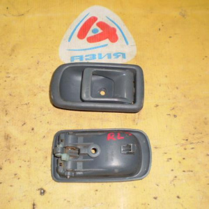 Ручка двери внутренняя TOYOTA Duet M100A прав=лев внутренняя