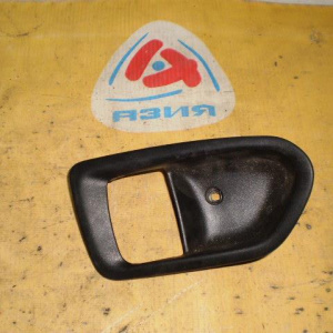 Ручка двери внутренняя Toyota Celica/Curren ST202/ST206 перед, лев внутренняя чашка