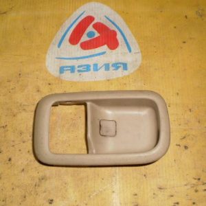 Ручка двери внутренняя Toyota Progres JCG10 L внутренняя чашка