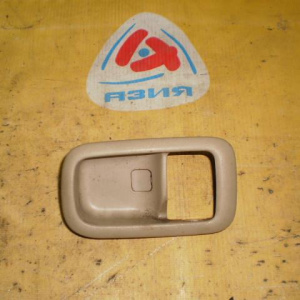 Ручка двери внутренняя Toyota Progres JCG10 R внутренняя чашка