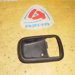 Ручка двери внутренняя Mitsubishi Dingo CQ2A L обрамление внутр.ручки