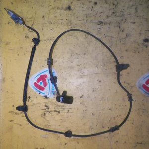 Датчик ABS Toyota Land Cruiser UZJ100 зад, лев 89546-60030