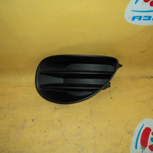 Заглушка в бампер Toyota Vitz KSP90 '2005-2007 L