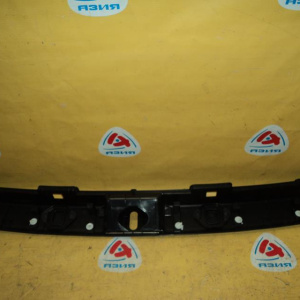 Накладка замка багажника TOYOTA Harrier GSU30