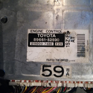 Коса ДВС Toyota 1SZ Vitz SCP10 передний привод a/t U440E + комп