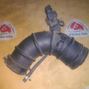 Гофра впускного коллектора Toyota 1AZ/2AZ RAV4/Alphard/Estima ACA21/ANH10/ACR30 под эл. заслонку
