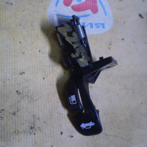 Ручка открытия багажника Toyota Vista SV50 +бензобака