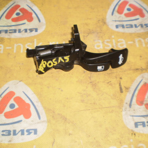 Ручка открытия багажника Toyota Vista SV50 +бензобака