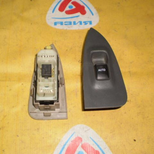 Пульт стеклоподъемника Toyota Raum NCZ20 перед, лев