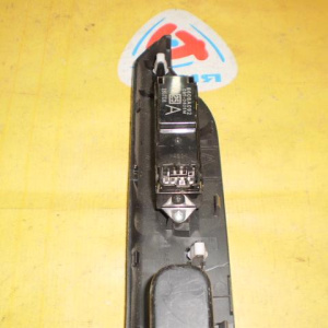 Пульт стеклоподъемника MITSUBISHI Delica CV5W перед, лев