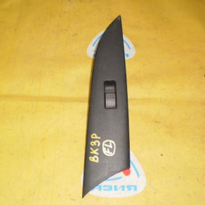 Пульт стеклоподъемника Mazda Axela BK3P перед, лев