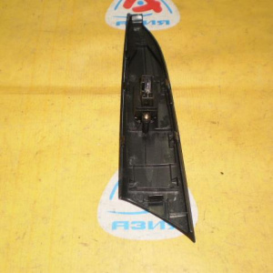 Пульт стеклоподъемника Mazda Axela BK3P перед, лев