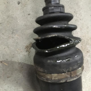 Привод SUZUKI YA41S SX4 J20A перед, лев 2WD деф.пыльника '2008