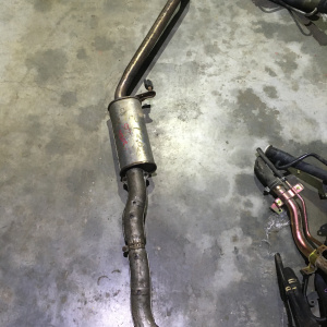 Глушитель Toyota Carina ED ST202 средняя часть