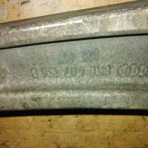 Рычаг Audi A4 B8/8K2/8T3/8RB перед, прав н прямой спереди 8K0407156B '2007-2012 8K0407152D