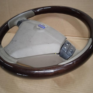 Подушка безопасности Volvo XC90 CZ/CT водит. 2 разъема с мульти рулем 3 спицы дерево кожа 8686223,