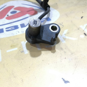 Датчик ABS Mazda Capella GF8P/GFEP/GFER/GFFP/GW5R/GW8W/GWER/GWEW/GWFW перед, лев GE7C4373XA