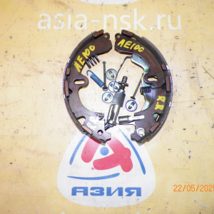 Колодки тормозные Toyota Corolla/Sprinter/Carib #E10#/11#/AE100/EE100/AE110/EE111/AE104/AE114/AE115/CE100/CE110 барабанные 2шт в сборе с пружинками. R