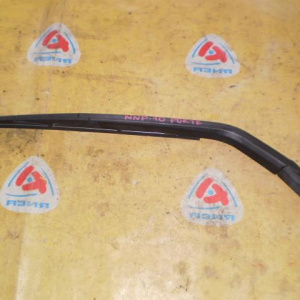 Держатель дворника Toyota Porte NNP11 R