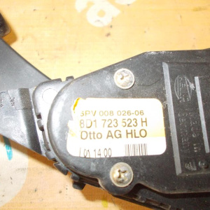 Педаль газа Audi B5/8D5/C5/4B2 A4/A6 a/t LHD Электр.Бензин ДВС (дефект) VAG