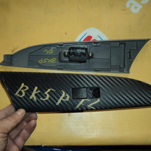 Пульт стеклоподъемника Mazda Axela BK3P перед, лев