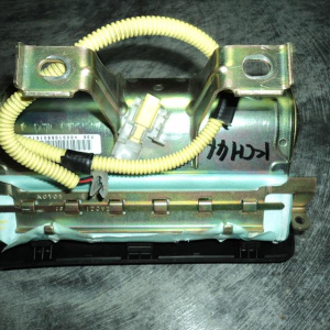 Подушка безопасности TOYOTA Hiace Regius KCH46 пасс.  (с зарядом)