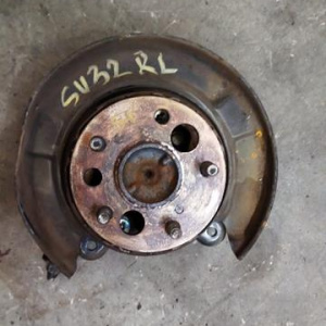 Ступица Toyota CV30/SV32/VZV30/VZV32/CV40/SV41 Camry/Vista зад, лев 2WD Дисковые тормоза. Без ABS. Голая без диска и суппорта и колодок. 42305-20090.42305-