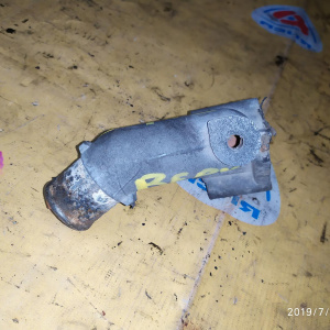 Тройник печки Toyota 2RZ верх на головку FR ДЕФЕКТ