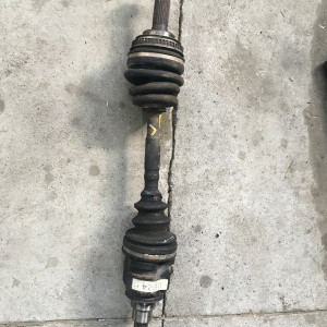 Привод TOYOTA AE95/E104/AE115/SXA11/SV35/SV43/ST195/SXM15 перед, лев ABS дефект пыльника
