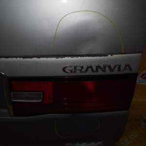 Дверь задняя TOYOTA Hiace Granvia VCH10 вст.26-56 (спойлер) деф.