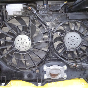 Рамка радиатора Audi A6 C6/4F2/4F5 AUK 3.2 FSi 4WD 6AT в сборе