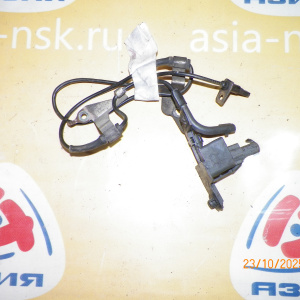 Датчик ABS Mazda Atenza GH5AW перед, прав