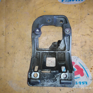 Крепление компрессора кондиционера Toyota 3MZ Harrier MCU35