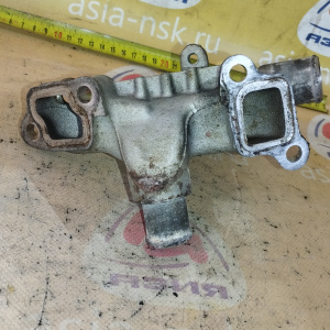 Тройник Toyota 16331-20030 Harrier/Kluger V MCU15/MCU35/MCU25 1MZ/3MZ верх. с гбц на радиатор