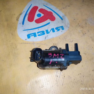 Клапан вакуумный Toyota Alphard/Harrier MNH15/GSU35 1MZ/3MZ/2GR-FE на переднюю подушку