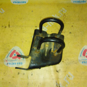Крепление рессоры Chevrolet 15952991 Blazer S10/T10/S15/T15 L35/4G '1995-2005 L R 4WD Q991 в сборе стремянка + болты под 4 листа 861