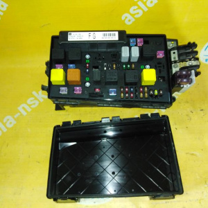 Блок предохранителей Opel Astra H A04/L35/L48 2H9/Z18XE Под капотом большой FG 13191130 '2005