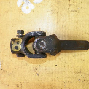 Карданчик рулевой Nissan Terrano R50 нижний