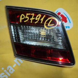 Вставка между стопов Mazda MPV L