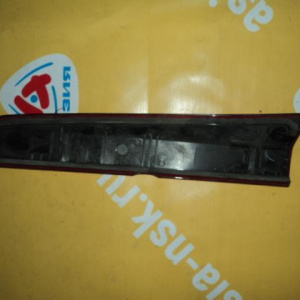 Вставка между стопов NISSAN Note E11 L на крышу. дефект крепления