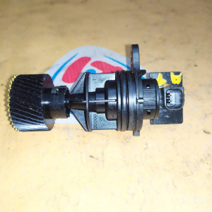 Датчик спидометра Nissan CGA3 передний привод a/t ( 37 зуб. )