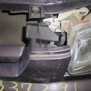 Ноускат Mazda Demio DW3W '08.1996-11.1999 a/t Дефект решётки, дефект L фары(без габаритов)  тум.026703